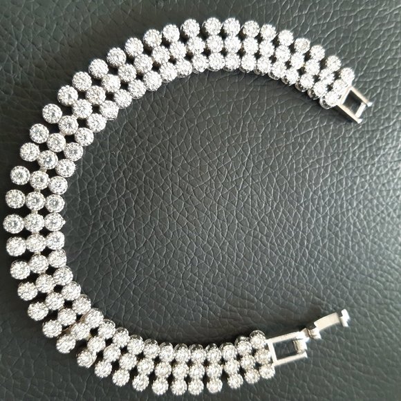 Beautiful white crystal stone bracelet - Picture 8 of 8